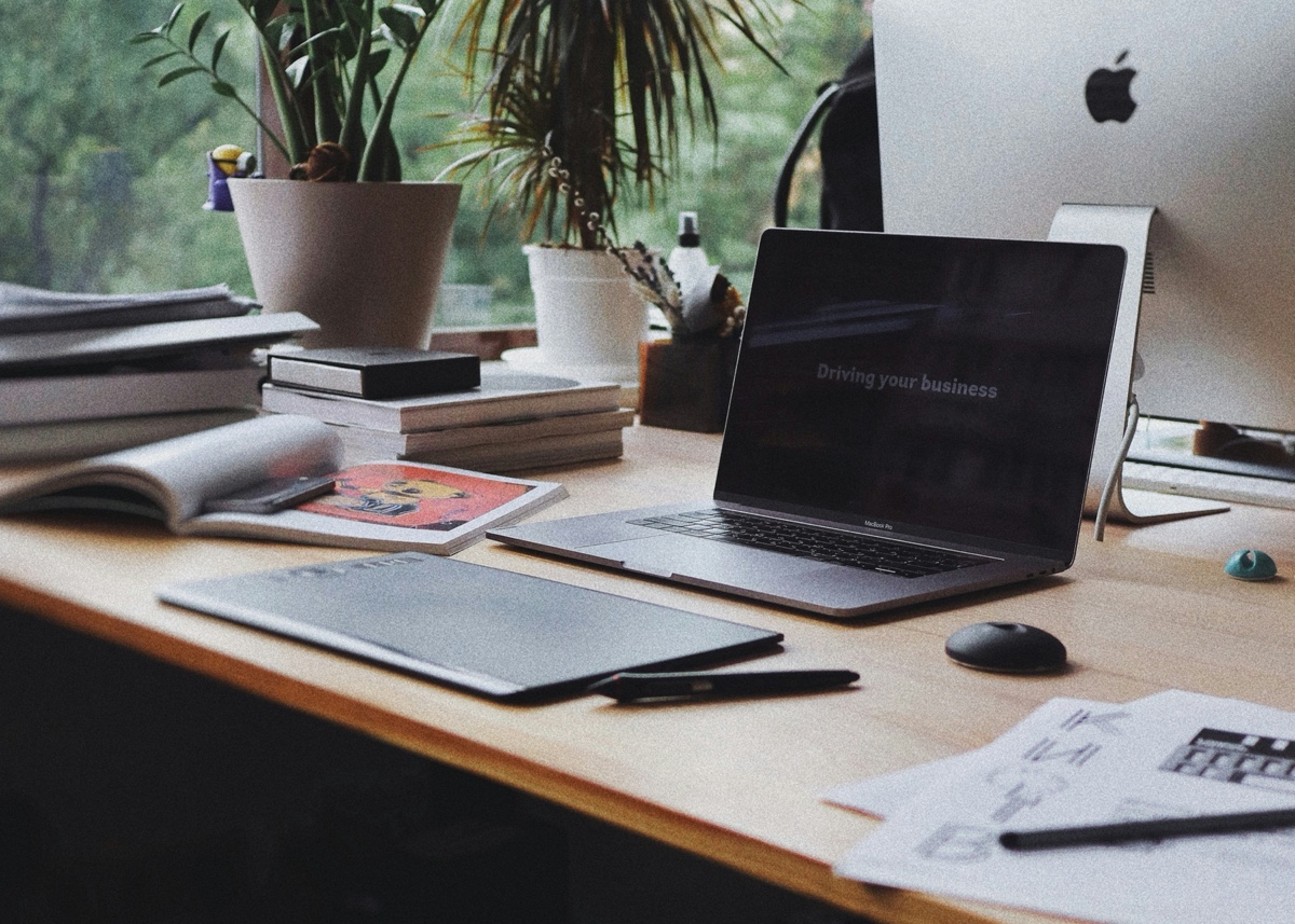 Why You Shouldn't Think of a Fractional CTO Like a Contractor