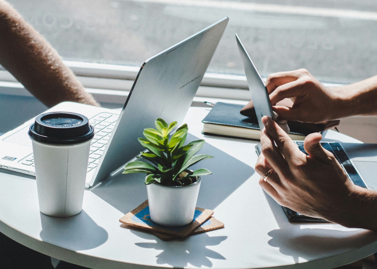 Why You Shouldn't Think of a Fractional CTO Like a Contractor